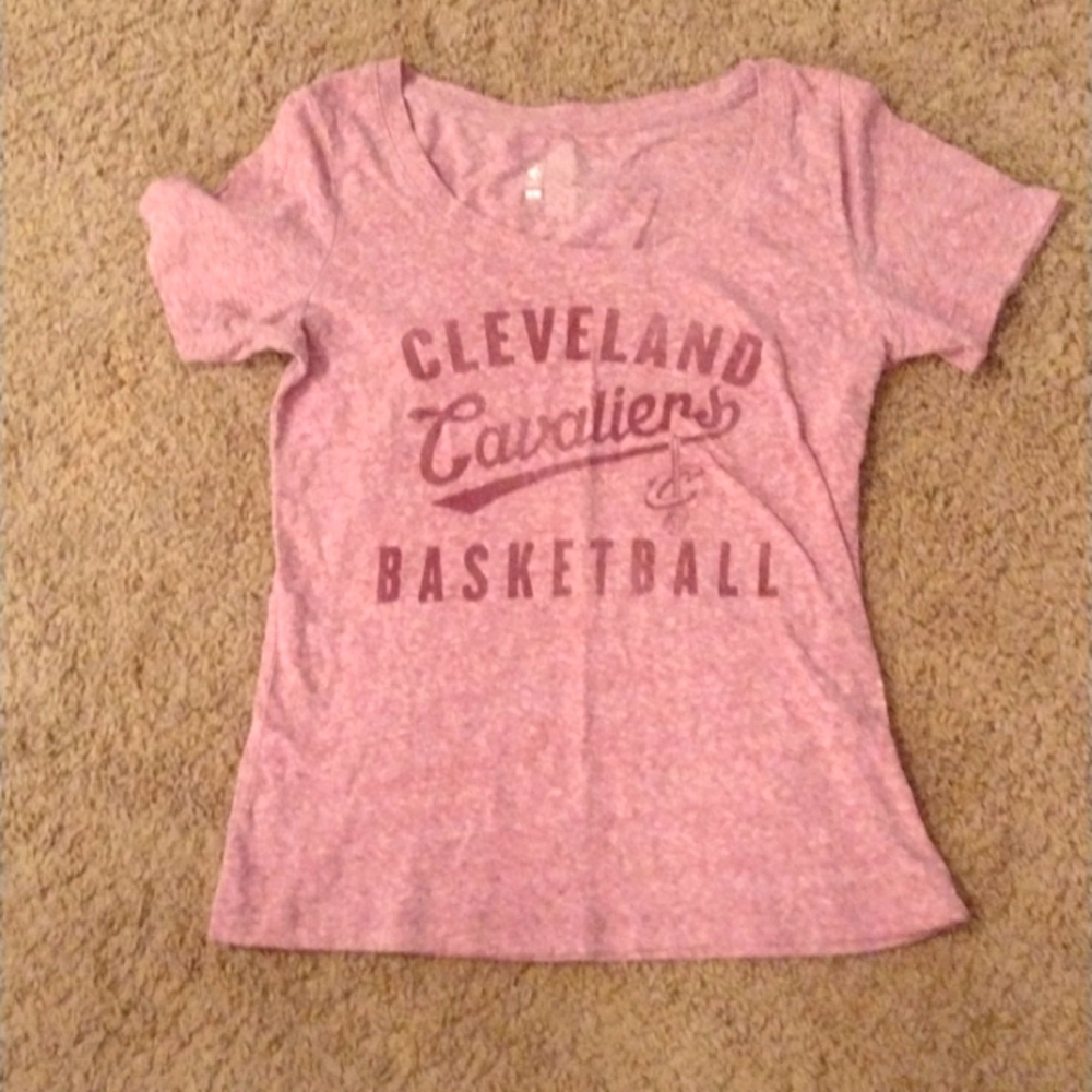 Women's Large Cleveland Cavaliers T-Shirt